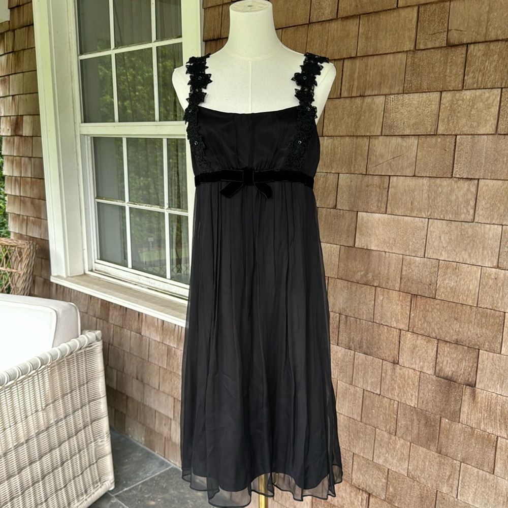 Laundry/Shelli Segal Elegant Sophisticated Floral Appliqué Black Cocktail Dress